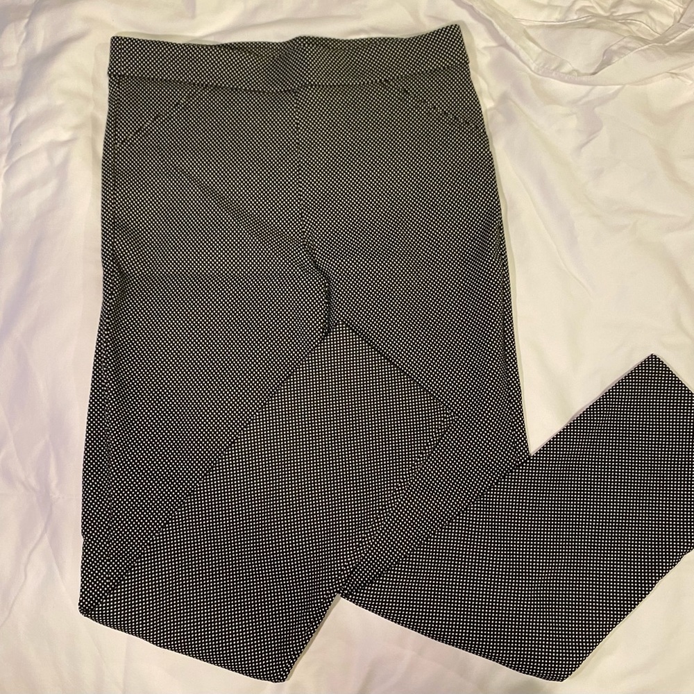 Anne Klein - Black pant with white dots - pull on - wool blend - medium